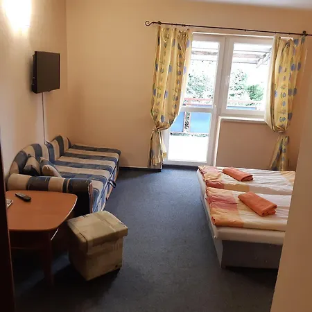 Adak بيت ضيافة Párnica